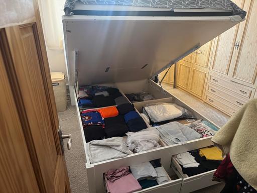 Buy & Sell Barking Barking and Dagenham - Photos for LED lighting Bed with Mattress