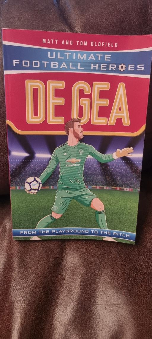 Buy & Sell Walsall Wood Walsall - Photos for De Gea ultimate football heroes book