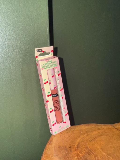 Buy & Sell Turnford Broxbourne - Photos for LIP GLOSS