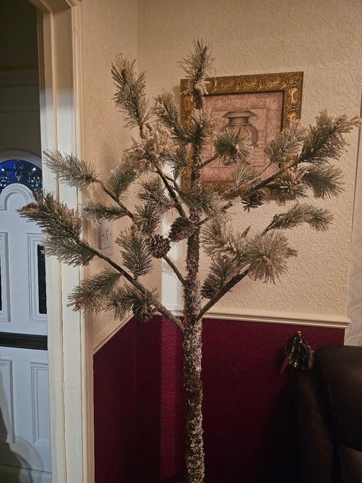 Buy & Sell Pensnett Dudley - Photos for SNOWY EVERGREEN ARTIFICIAL TREE 5FT