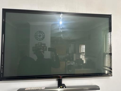Buy & Sell Upper Clapton East London - Photos for Lg 55 inch tv with soundbar