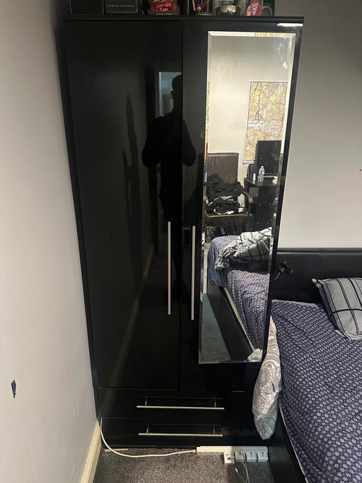 Buy & Sell Woolwich South East London - Photos for Black gloss wardrobe