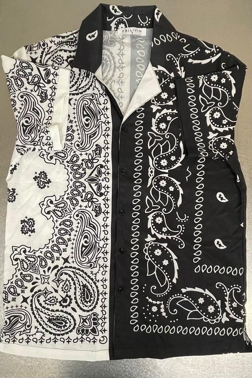 Buy & Sell West Ealing West London - Photos for Frilivin men’s white/black paisley shirt