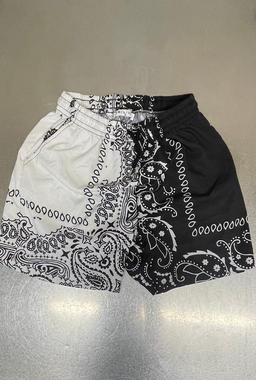 Buy & Sell West Ealing West London - Photos for Frilivin streetwear men’s paisley shorts