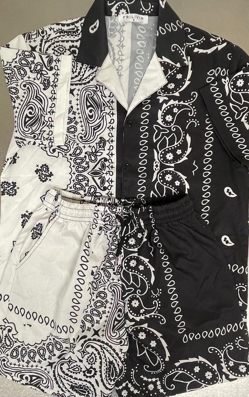 Buy & Sell West Ealing West London - Photos for Frilivin men’s paisley shirt & shorts set
