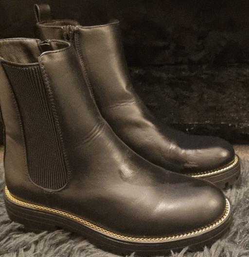 Buy & Sell Clayton West Kirklees - Photos for Black Ankle Boots With Gold Chain Detail