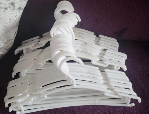 Buy & Sell Wednesfield Wolverhampton - Photos for 31 Children's Non Slip Coat Hangers.