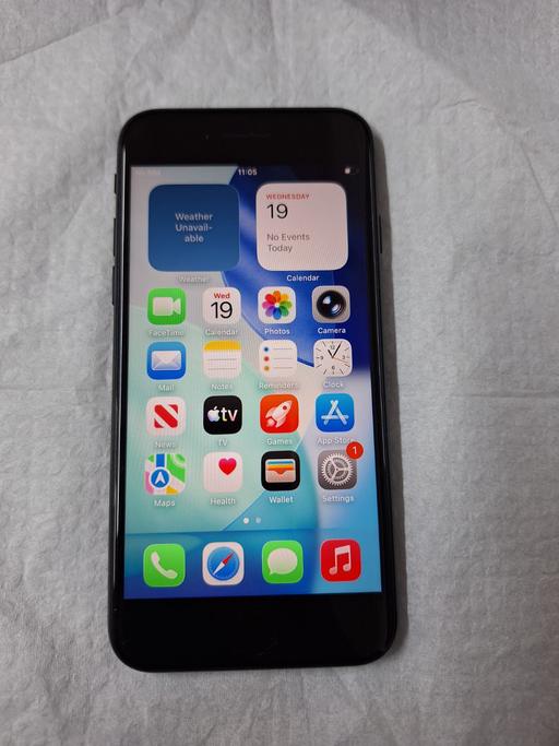 Buy & Sell - Photos for Apple Iphone SE 2022 (128GB,Black)