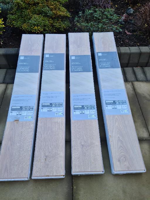 Buy & Sell Hasbury Dudley - Photos for 4 packs oak effect laminate flooring