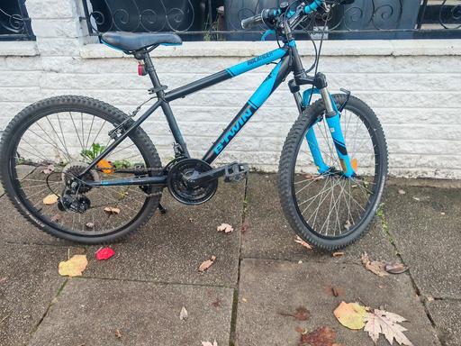 Buy & Sell Noel Park North London - Photos for BTWIN ROCKRIDER 500 MOUNTAIN KIDS BIKE