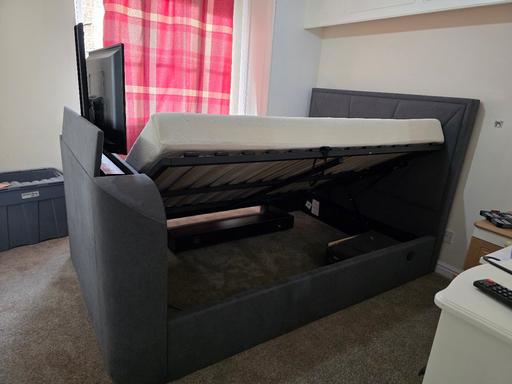 Buy & Sell Buckhurst Hill Epping Forest - Photos for (can deliver) Ottoman Double TV bed