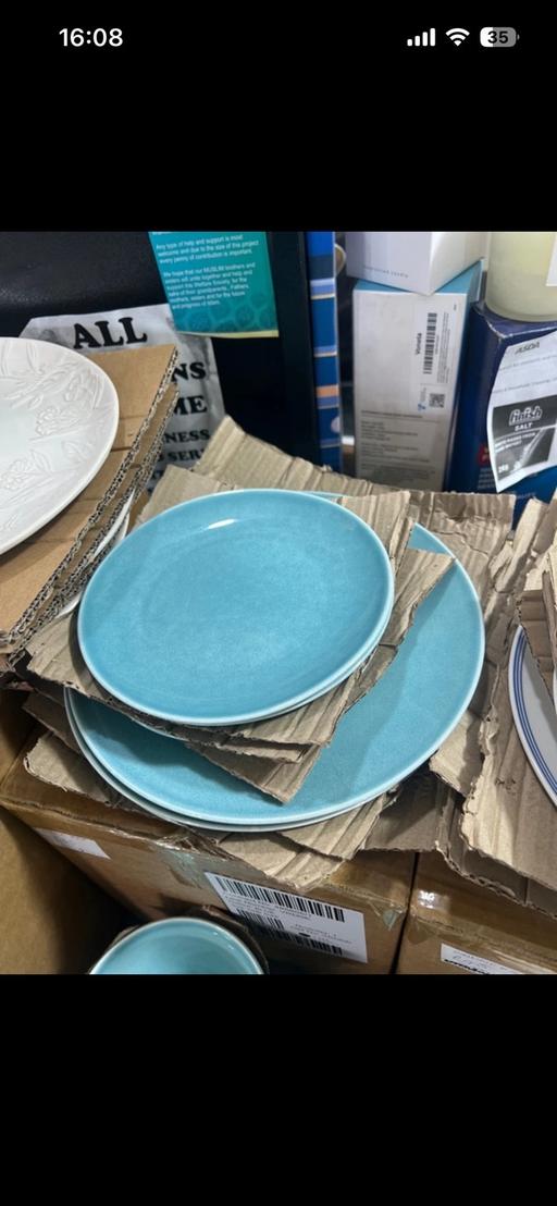 Buy & Sell Birkby Kirklees - Photos for Brand new boxed 12 piece plate dinner set