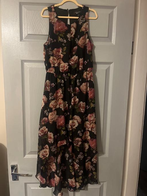 Buy & Sell Conisbrough Doncaster - Photos for Beautiful floral dress longer back age 10-11