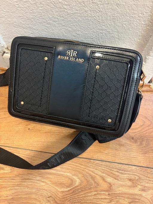 Buy & Sell Hill Top Sandwell - Photos for River island bag