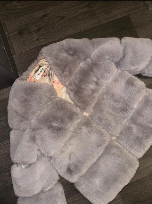 Buy & Sell Waltham Cross Broxbourne - Photos for grey faux fur jacket