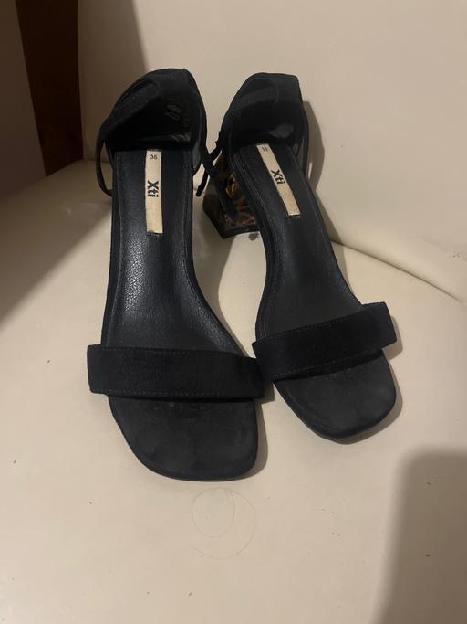 Buy & Sell Conisbrough Doncaster - Photos for Ladies size 4 (36) small heel pair of footwer