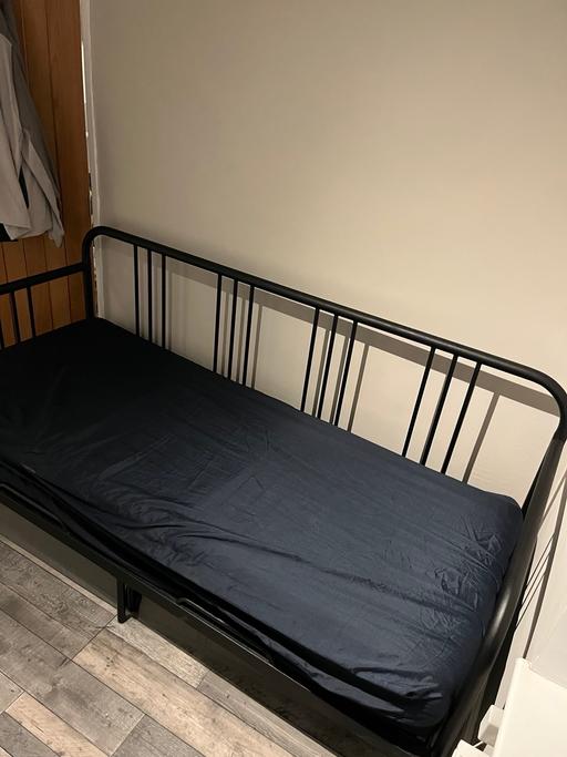 Buy & Sell North Wingfield North East Derbyshire - Photos for Double pull out bed