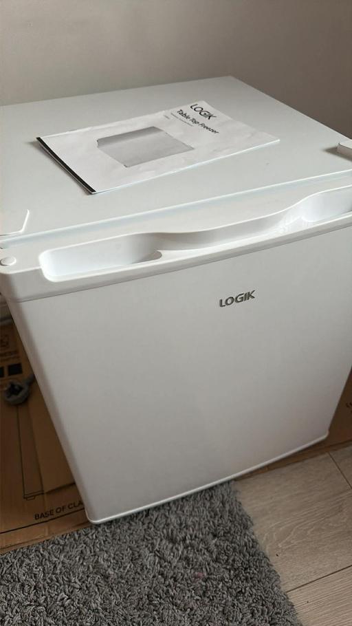 Buy & Sell Fallings Park Wolverhampton - Photos for top table freezer