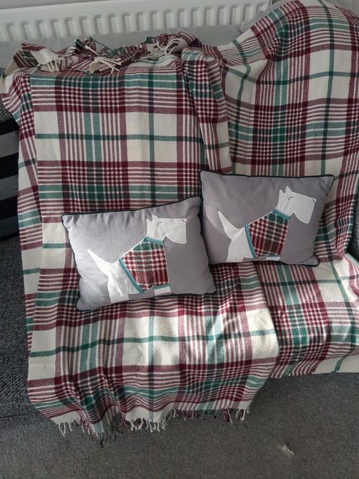 Buy & Sell Leamore Walsall - Photos for two Christmas blankets and cushions