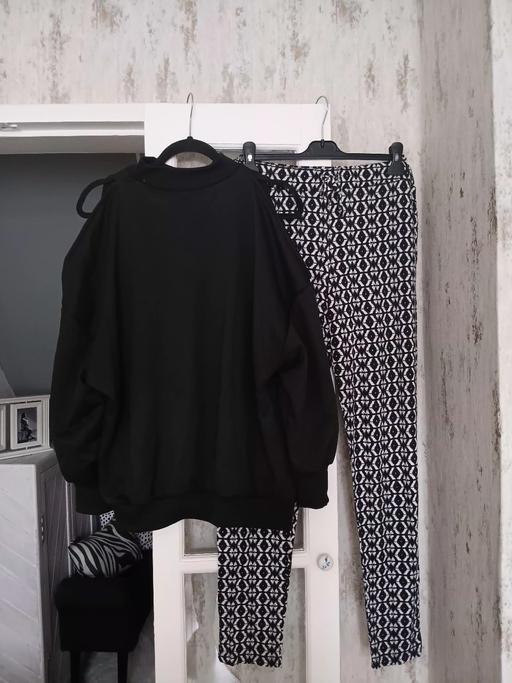 Buy & Sell Hornchurch Havering - Photos for Black and white trousers with black sweatshir