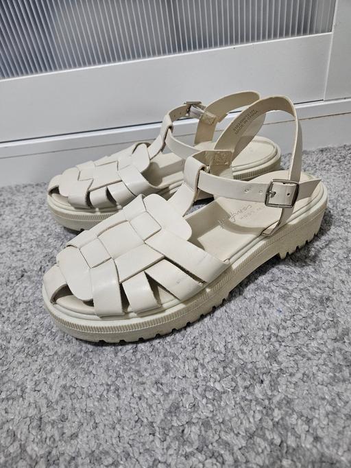 Buy & Sell Weston Point Halton - Photos for Size 5 NEW LOOK cream sandals