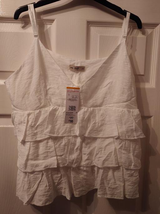 Buy & Sell Woodthorpe Charnwood - Photos for Women's white ruffle cami size 20
