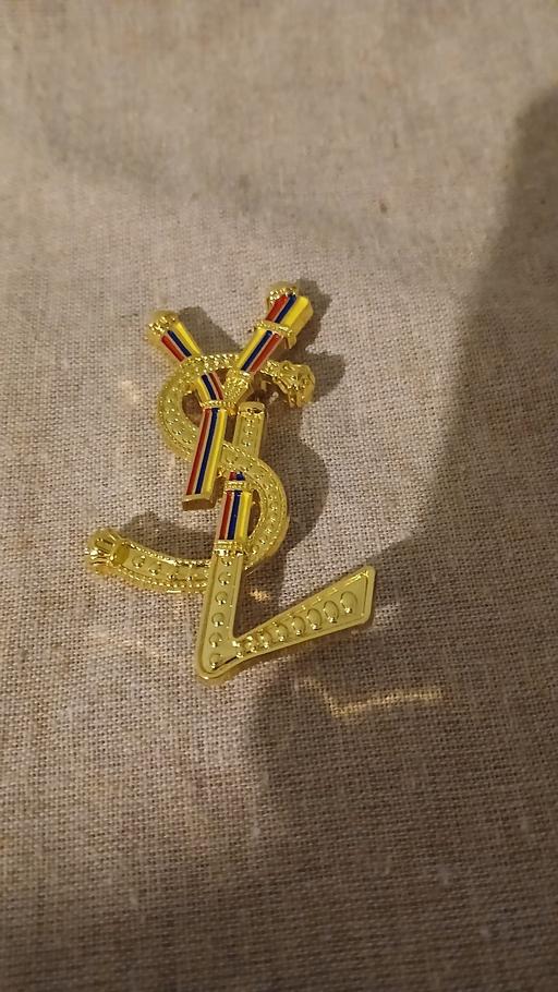 Buy & Sell Bermondsey South East London - Photos for brooch