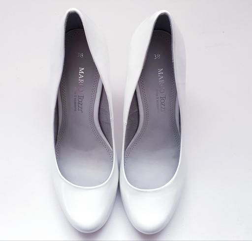 Buy & Sell Sunbury-on-Thames Spelthorne - Photos for Marco Tozzi Glossy White Court Shoes Size 5