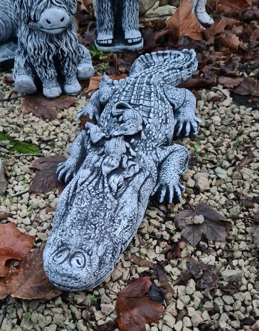 Buy & Sell Moseley Birmingham - Photos for large Crocodile Statue