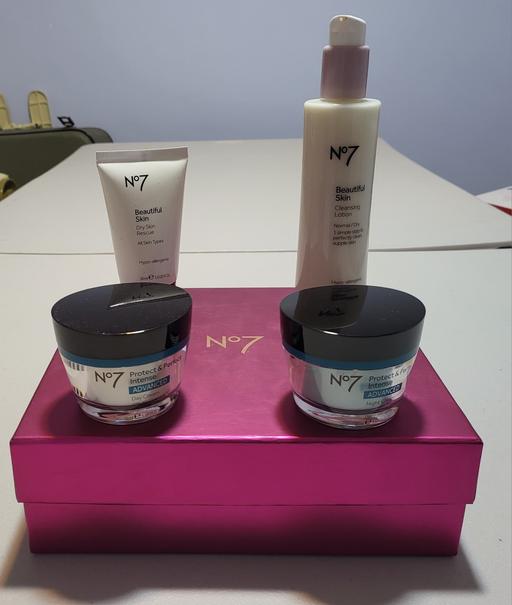 Buy & Sell Hamstead Industrial Estate Birmingham - Photos for No7 gift set