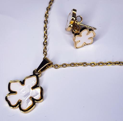 Buy & Sell - Photos for Beautiful clover Pearl set