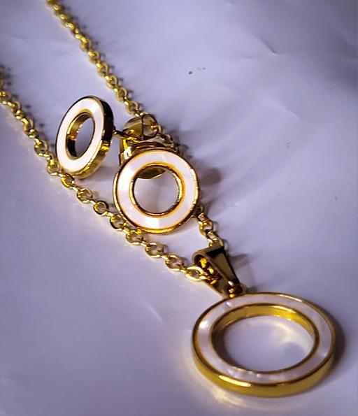 Buy & Sell - Photos for Beautiful hoop Pearl set