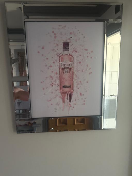 Buy & Sell Bilston Wolverhampton - Photos for Pink gin liquid art
