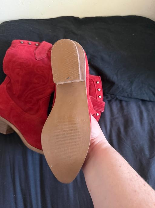 Buy & Sell Hornchurch Havering - Photos for Red suede style cowboy ankle high boots