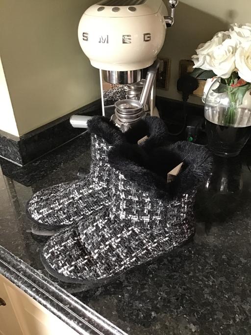 Buy & Sell Ravenstone North West Leicestershire - Photos for Warm Slippers 5/6