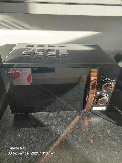 Buy & Sell Mapperley Nottingham - Photos for Russell Hobbs 700W Microwave - Black & Copper