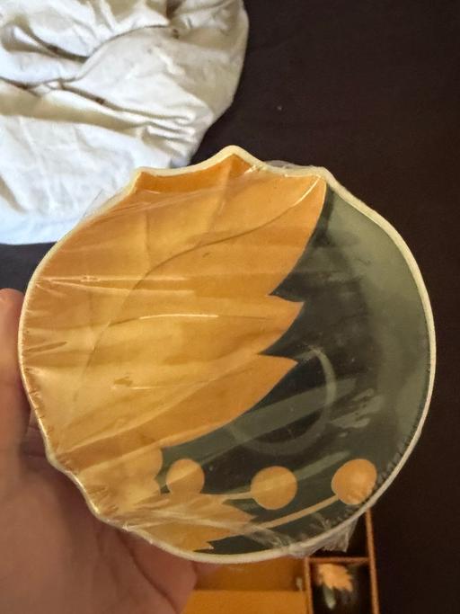 Buy & Sell Hornchurch Havering - Photos for Black and gold leaf patter tea set