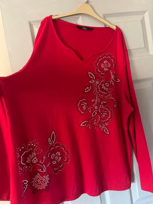 Buy & Sell Conisbrough Doncaster - Photos for Ladies size 20 sparkle red top long sleeve