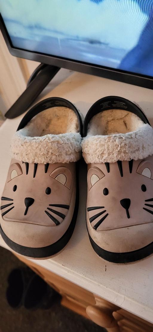 Buy & Sell Radcliffe Bury - Photos for girls lined crocs size 10