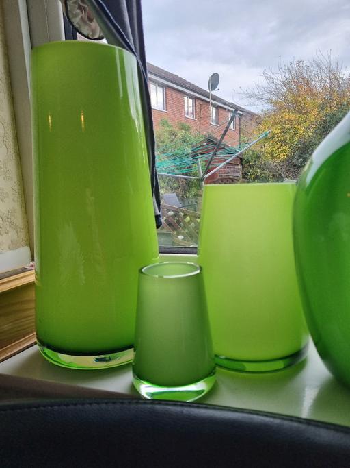 Buy & Sell Addington Village Station South East London - Photos for Set of 3 lime green beautiful Vases £30
