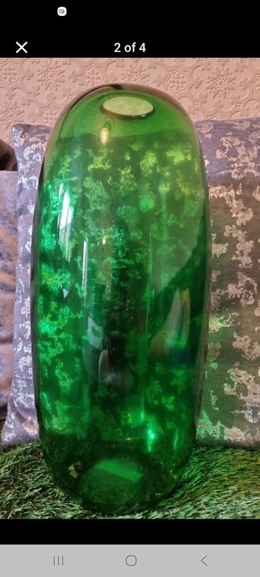 Buy & Sell Addington Village Station South East London - Photos for A Beautiful tall green vase £20