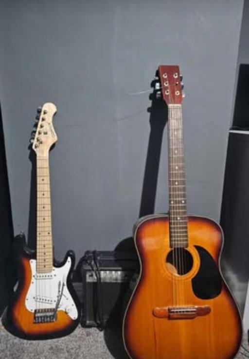 Buy & Sell Penge South East London - Photos for Electric & Acoustic Guitar Bundle