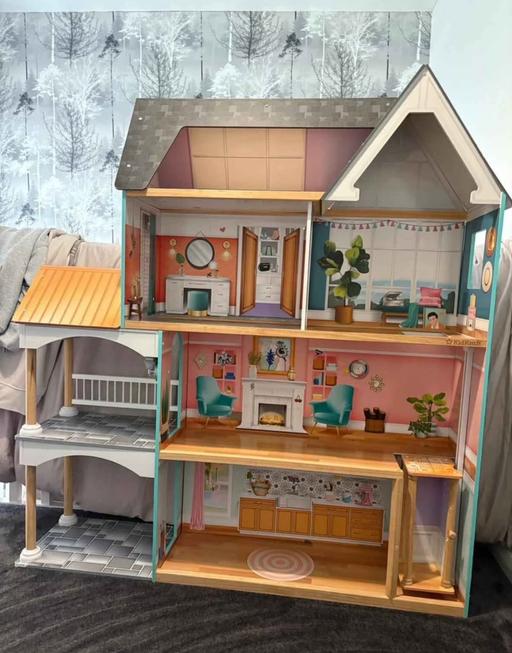 Buy & Sell Salfords Reigate and Banstead - Photos for Large Dolls House