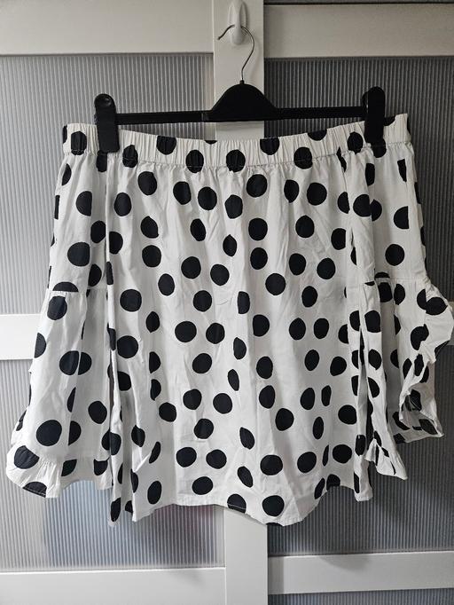 Buy & Sell Weston Point Halton - Photos for Size 12 MATALAN off the shoulder top