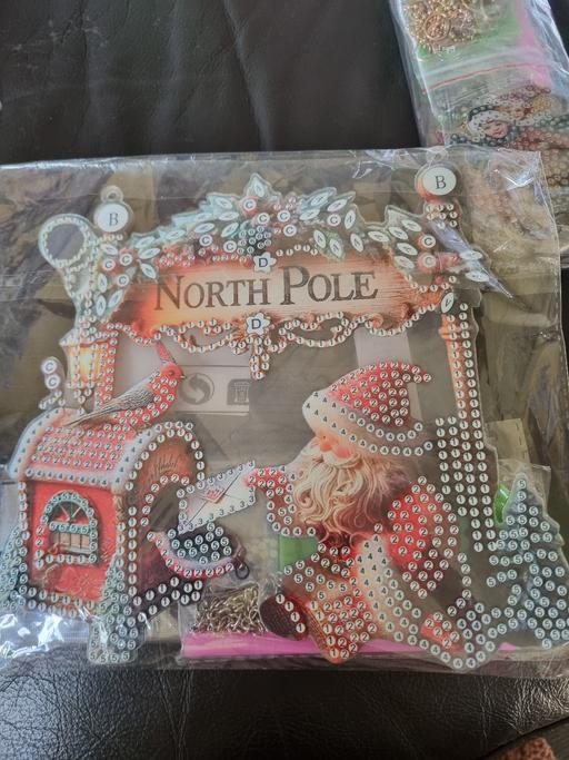 Classes Addington Village Station South East London - Photos for A 🎅 Santa North pole diamond art £5