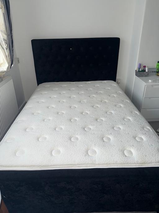 Buy & Sell - Photos for Black Velvet Double bed with mattress