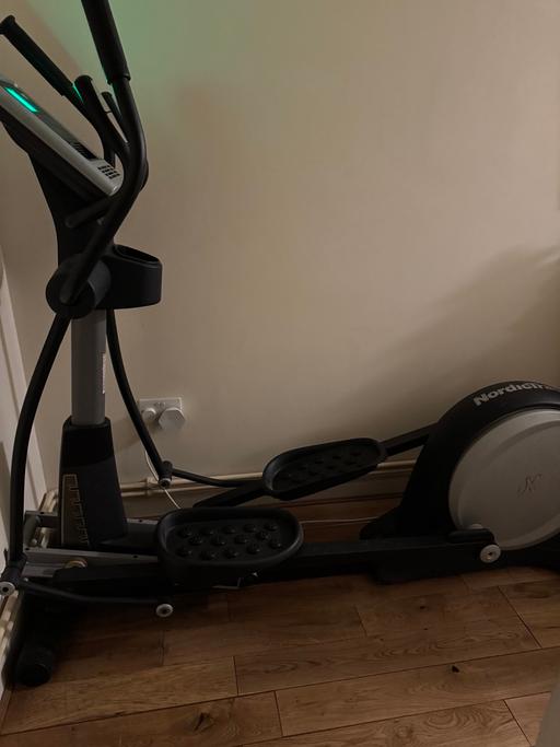 Buy & Sell Isleworth Hounslow - Photos for Treadmill folding machine. Free