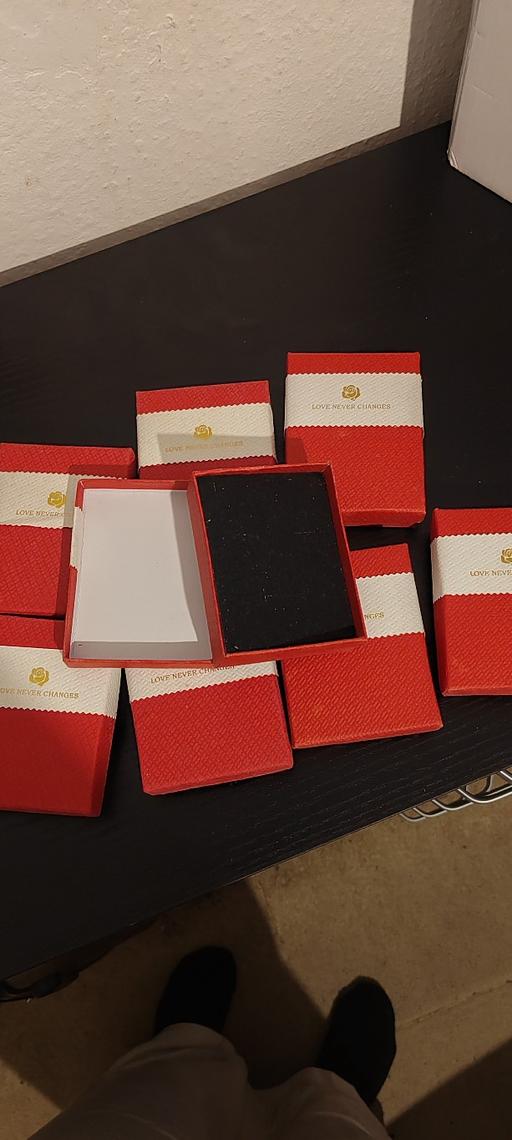 Classes Dunstable Central Bedfordshire - Photos for 8 Empty Jewellery gift boxes