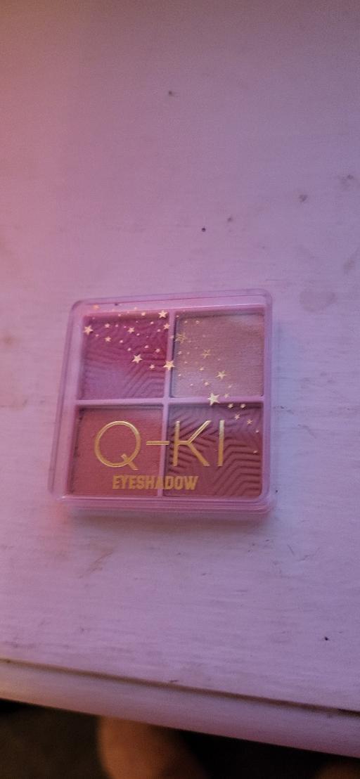 Buy & Sell Radcliffe Bury - Photos for eyeshadow