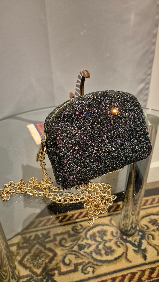 Buy & Sell Haydons Road South West London - Photos for CLUTCH